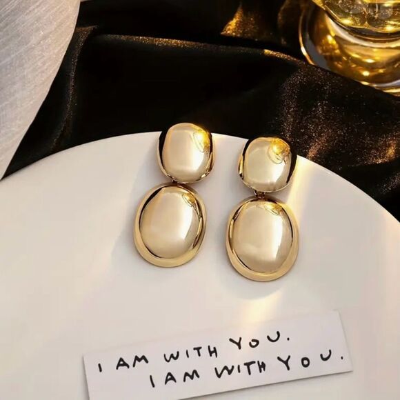 Naked Hanger Elegant Gold Earrings - Picture 1 of 1